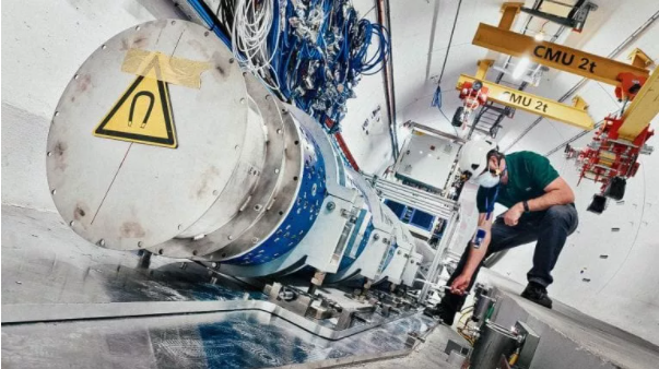 Внутри Большого адронного коллайдера впервые обнаружены «призрачные частицы»