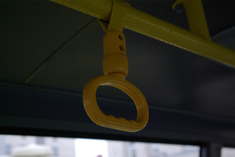 Автобусы и троллейбусы на Народной опаздывают на полчаса из-за бордового затора 