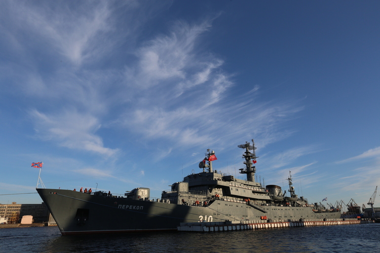 В Анкаре заявили, что Москва отозвала просьбу о пропуске через проливы военных кораблей