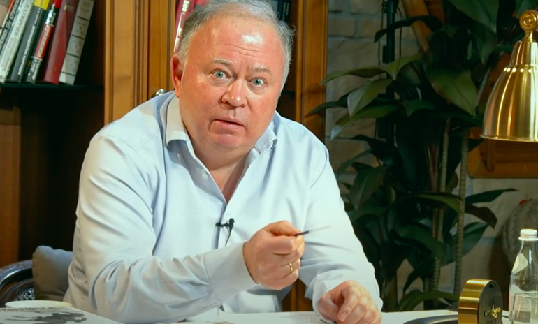 Андрей Караулов