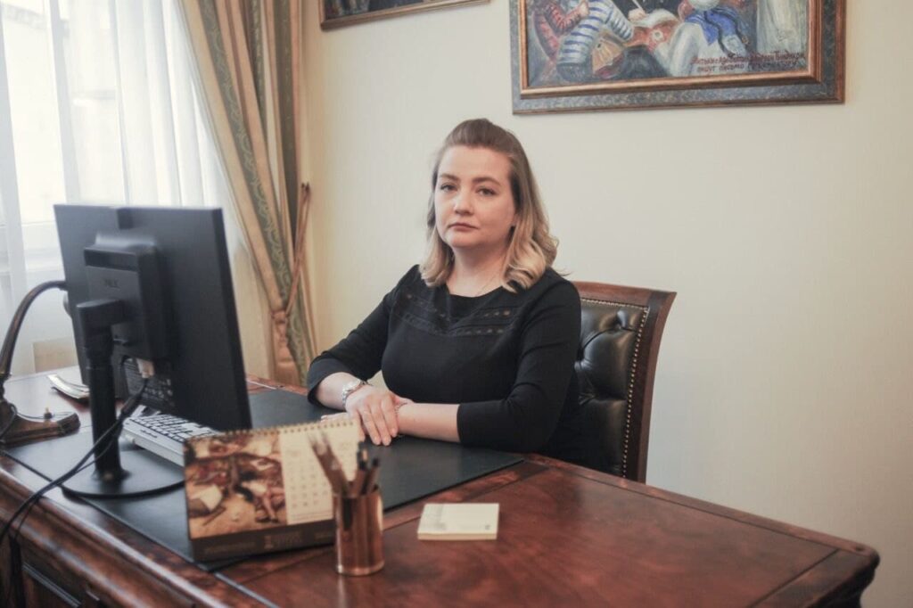 Пожарная машина на крыше рыбацкое. Смотреть фото Пожарная машина на крыше рыбацкое. Смотреть картинку Пожарная машина на крыше рыбацкое. Картинка про Пожарная машина на крыше рыбацкое. Фото Пожарная машина на крыше рыбацкое