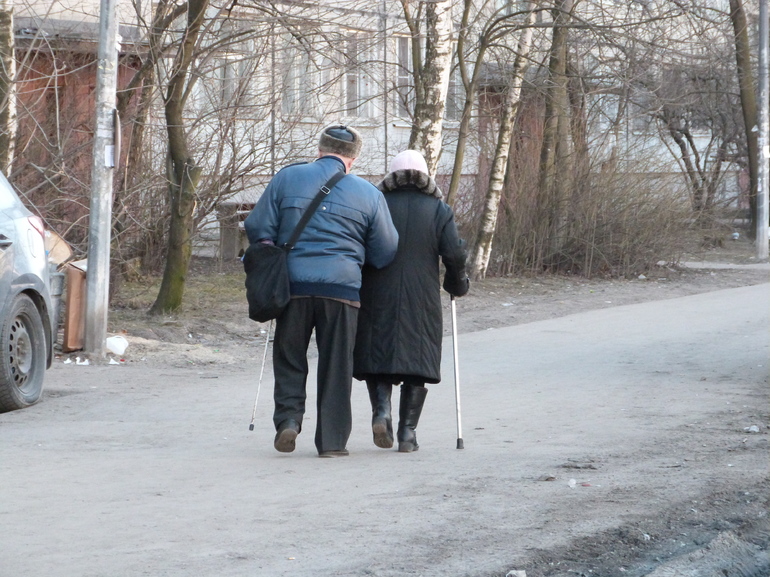 Мошенники за два дня выманили у петербургских пенсионеров почти 400 тыс. рублей