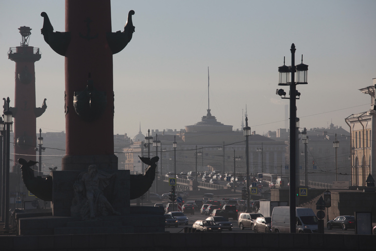 Днем 24 июля в Петербурге разведут четыре моста в связи с репетицией Дня ВМФ