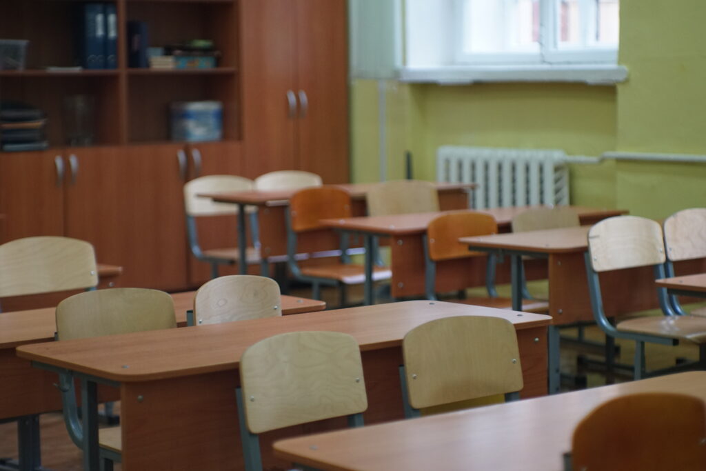 Петербург поможет Мариуполю восстановить школы