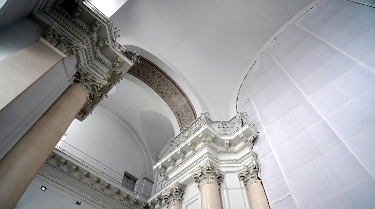Реставрация Смольного собора завершится к маю 2022 года