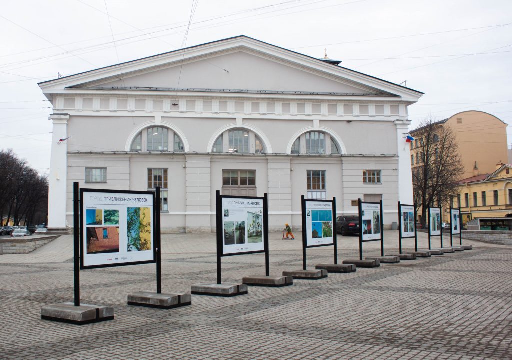 Выставка бездомных фотографов «Город-Приближение-Человек» продлится в Петербурге до 10 апреля
