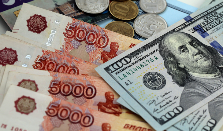 Эксперт рассказала, что есть возможность удержать доллар на ста рублях