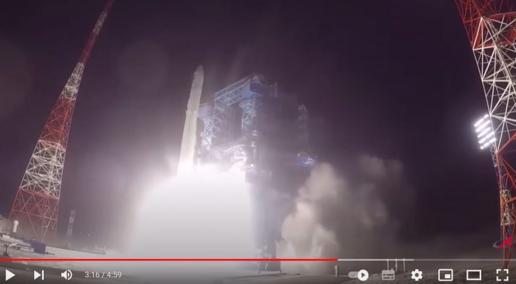 Роскосмос показал кадры запуска ракеты «Ангара-1.2» с военным спутником