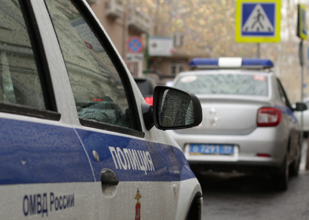 Иностранец, удиравший от ГИБДД на Петроградке, ударил полицейского