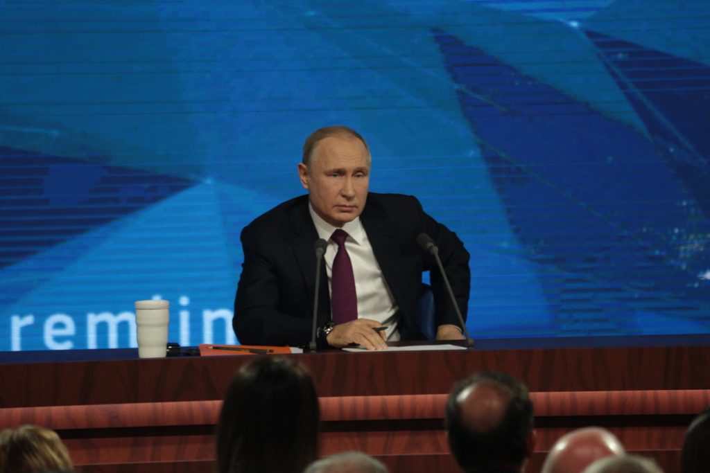 Путин призвал создать для россиян равные условия