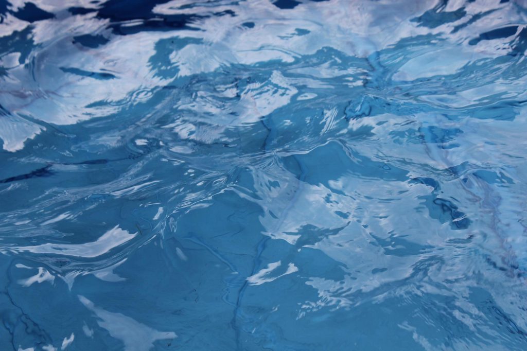 В Башкирии купание в бассейне обернулось для семьи с пятью детьми отравлением