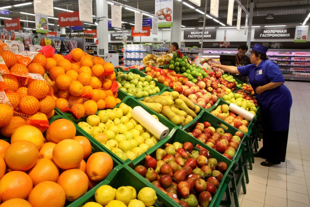 Россиянам перечислили продукты, цены на которые вырастут к осени