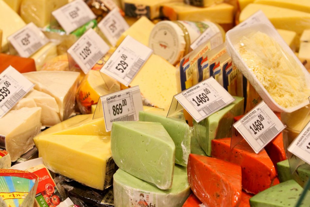 Названы категории людей, которым стоит ограничить употребление сыра