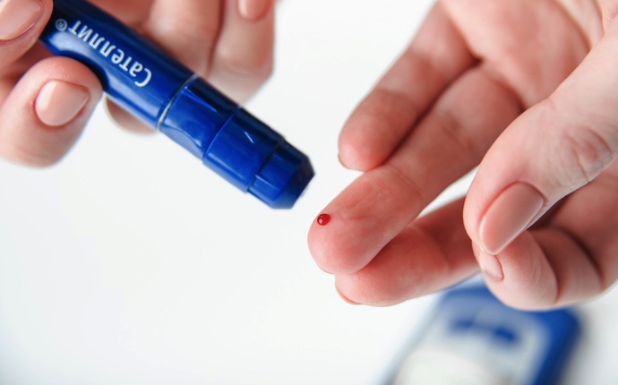 Специалисты из США разработали устройство, которое заряжается от глюкозы в крови человека