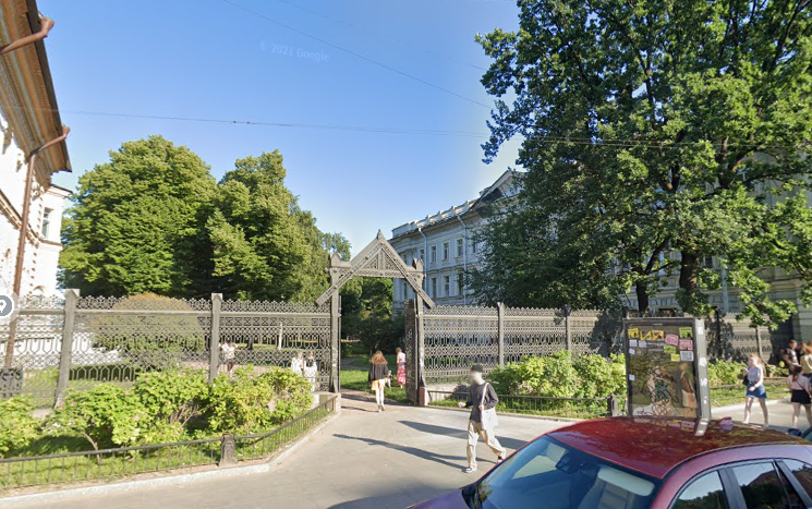 Онаниста в кепочке забрали из сада на Лиговском после встречи с восьмиклассницей