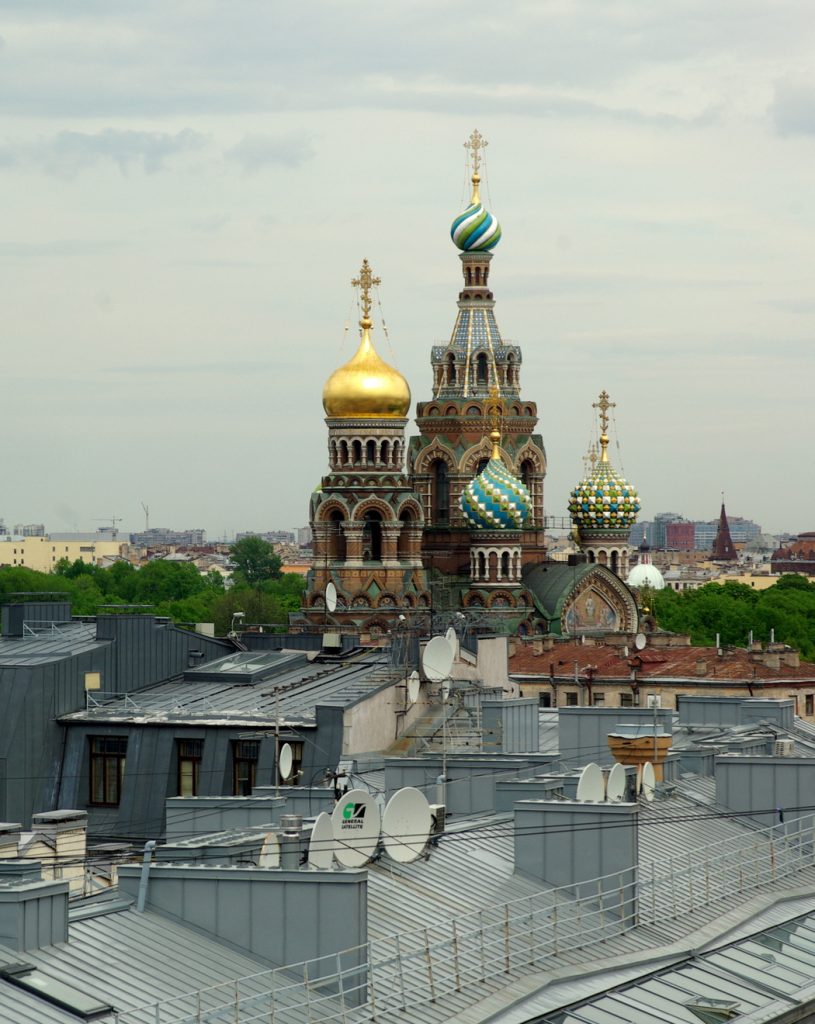 В Петербурге вновь объявили «желтый» уровень опасности из-за погодных условий