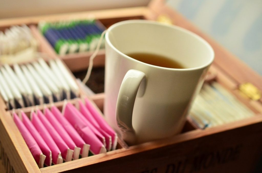 В Роспотребнадзоре перечислили полезные свойства чая с мятой