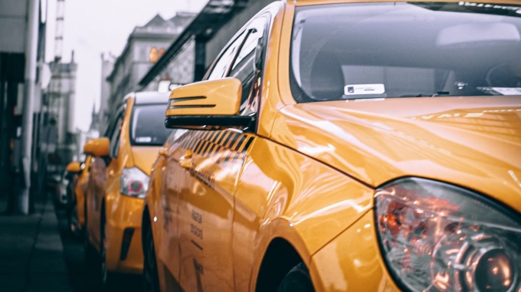 «Обучение &#8212; это вклад в будущее»: водитель такси о возможности стать IT-специалистом