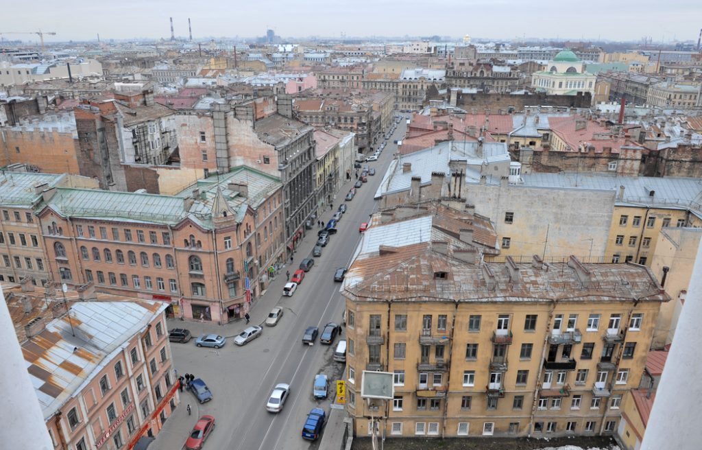 В Петербурге ищут пропавшую 14-летнюю девочку в черной одежде