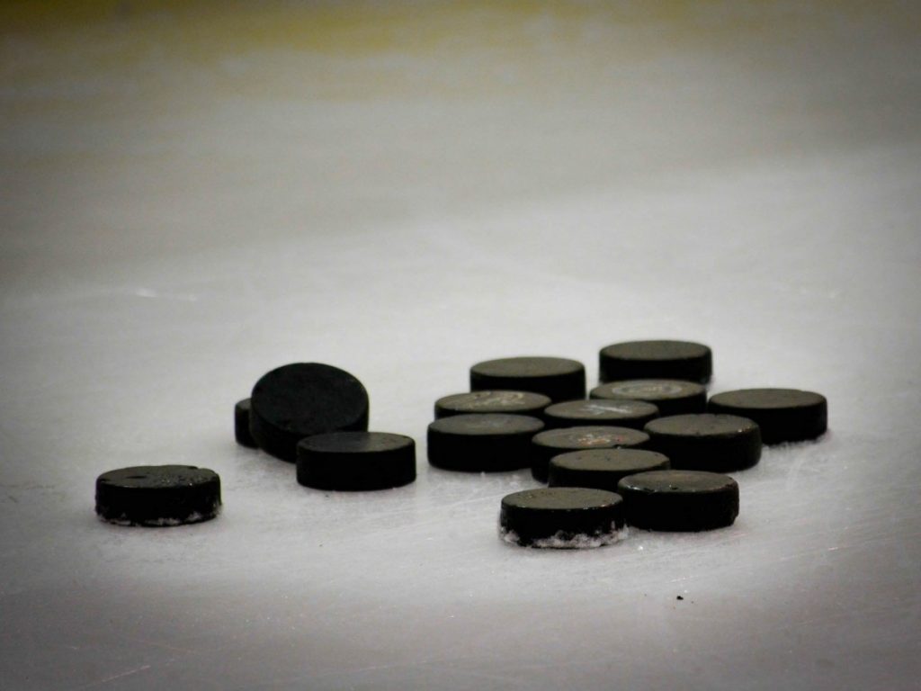 Врачи Петербурга спасают 4-летнего хоккеиста после удара клюшкой 