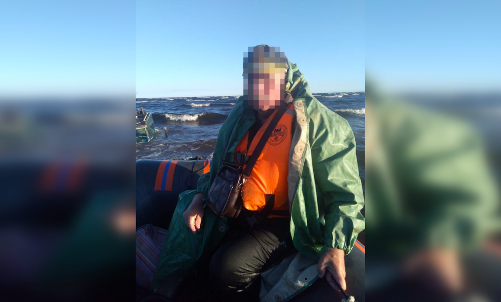 В Ладожском озере спасли двоих в лодке, севших на мель