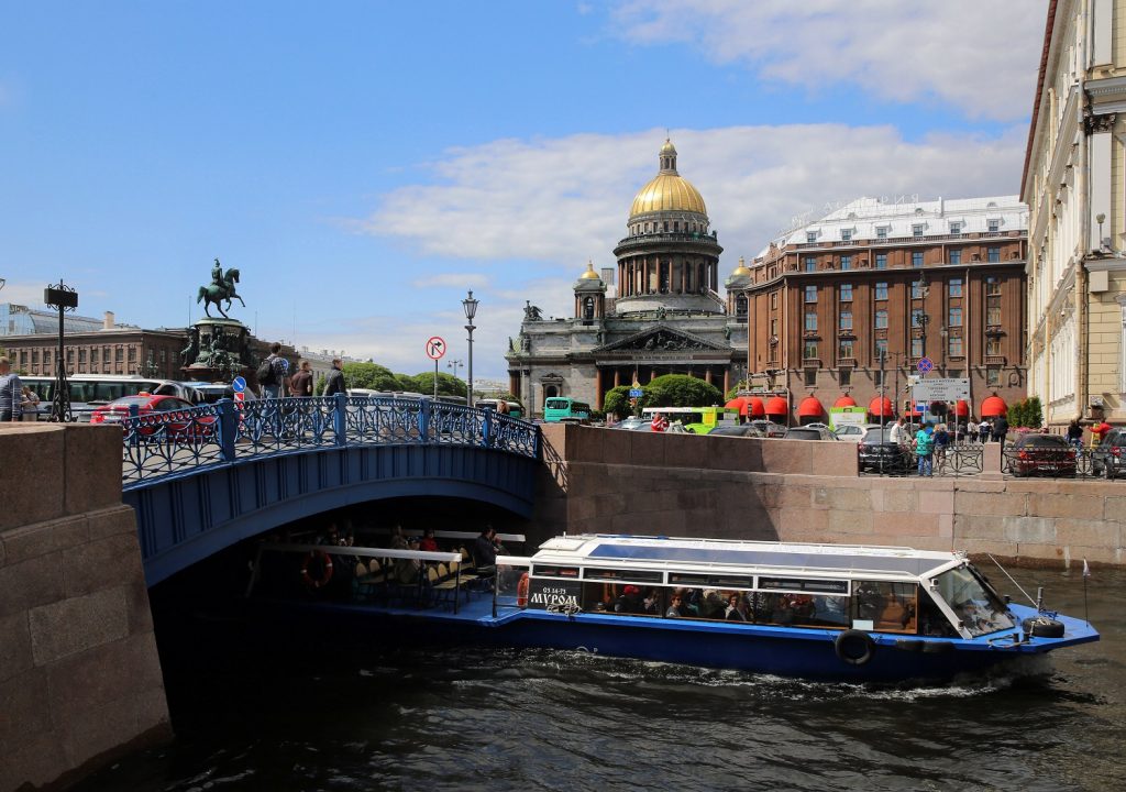 Петербург возглавил топ дешевых направлений в бархатный сезон