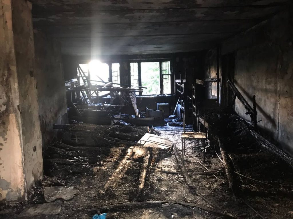 Прокуратура Москвы показала фото сгоревшего хостела, где в огне погибли 8 человек