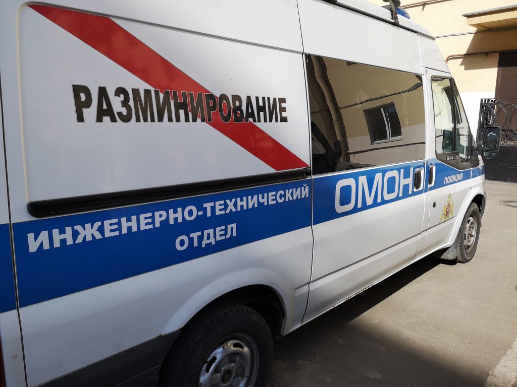 Анонимы угрожали взрывами в почти 200 зданиях в Петербурге