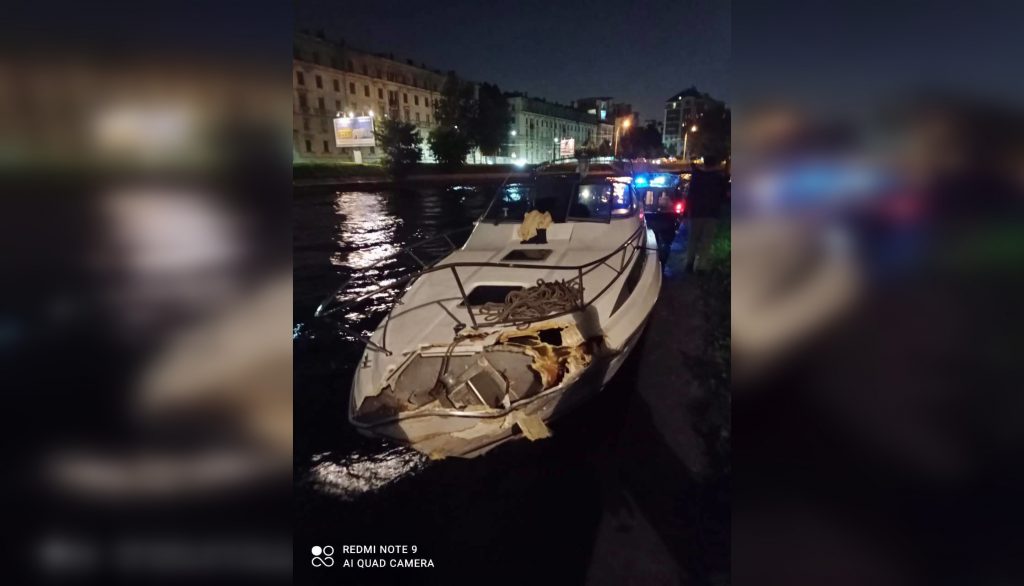 Столкновение катера на реке Ждановке с набережной стало уголовным делом