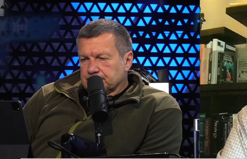 Телеведущий Владимир Соловьев появился в эфире с синяками на лице