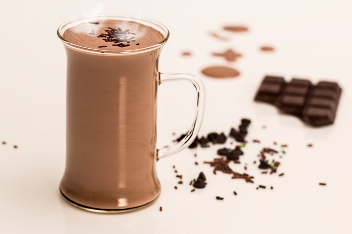 Гастроэнтеролог: какао и глинтвейн вредны для желудка
