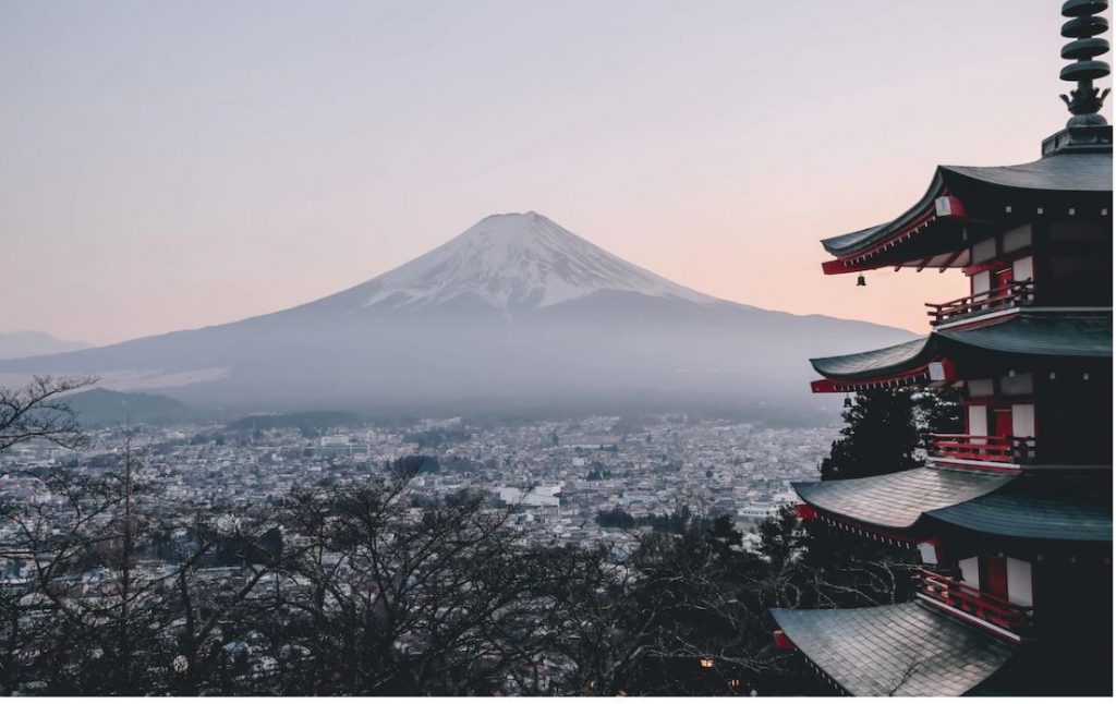 Япония начнет пускать туристов с 11 октября