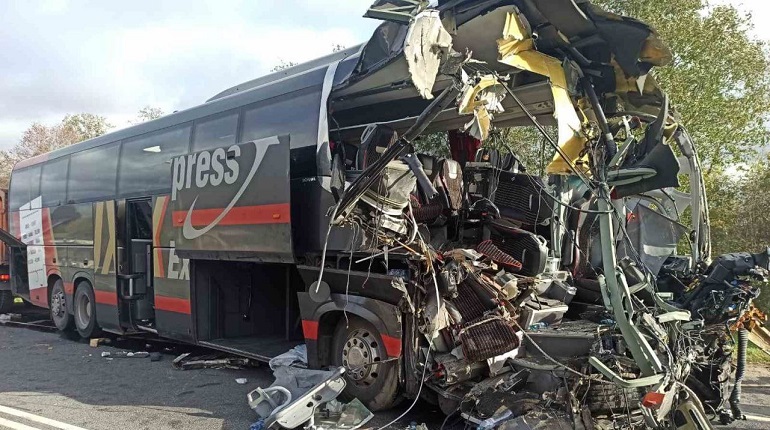 В ДТП с автобусом LuxExpress на трассе «Нарва» один человек погиб, 14 пострадали