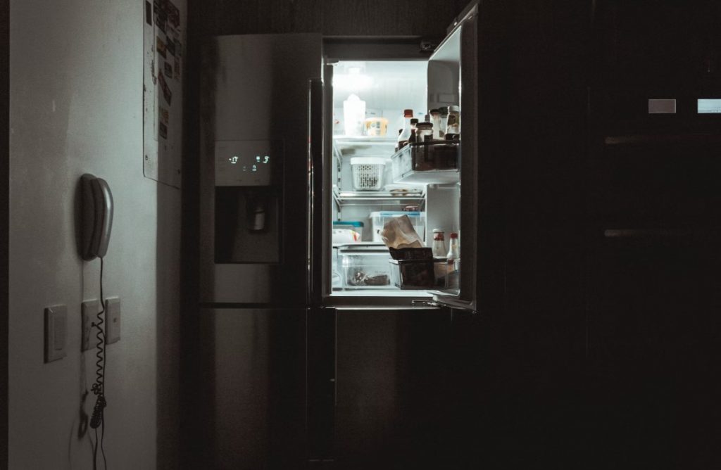 JAMA Network Open: найдена взаимосвязь между холодильником и деменцией у пенсионеров