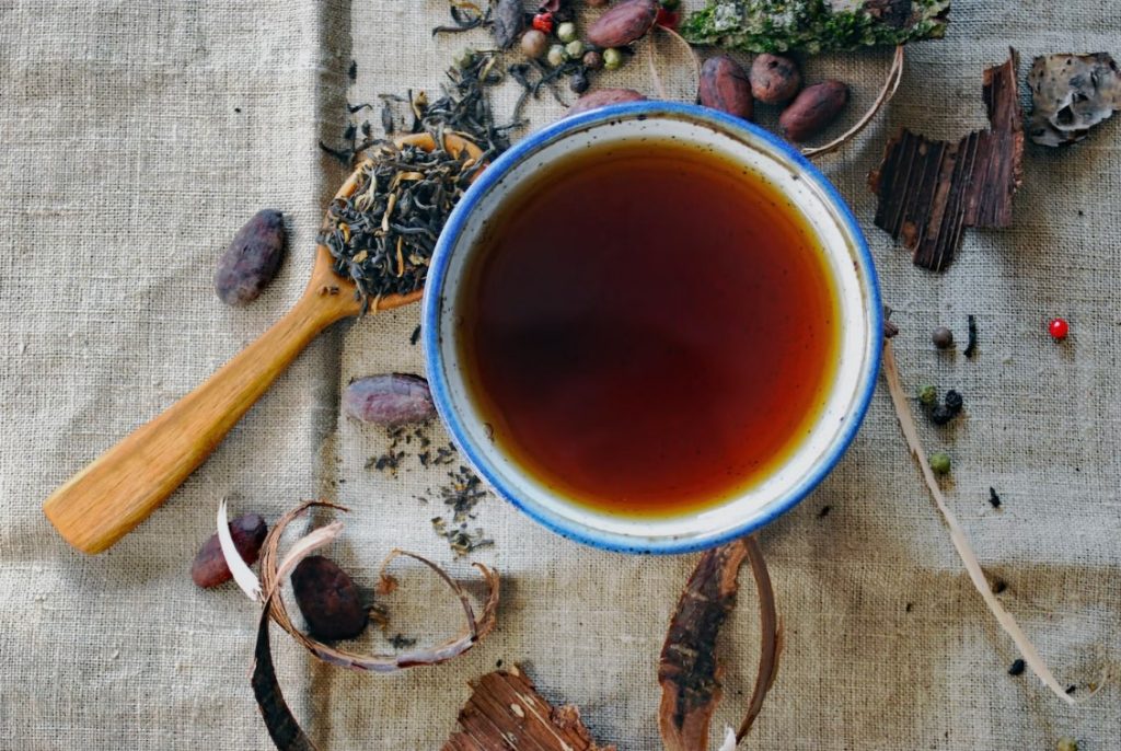 Петербуржцам рассказали о полезных добавках к чаю для иммунитета