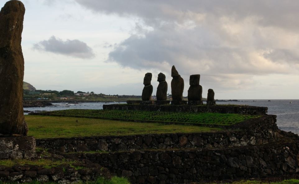 Статуи-монолиты на острове Пасхи пострадали из-за лесных пожаров