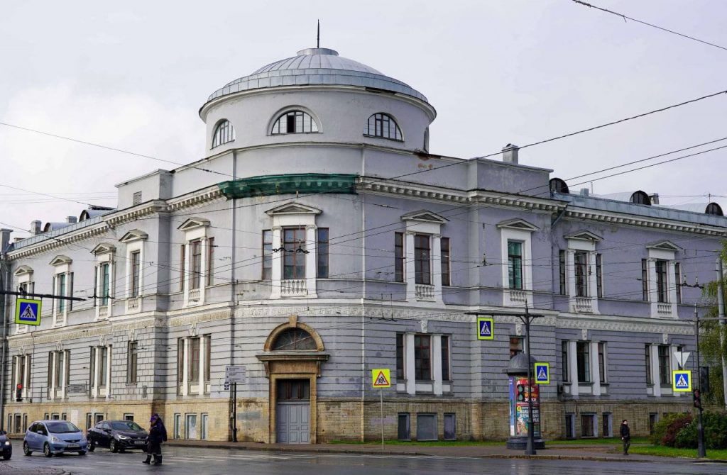 КГИОП через Арбитражный суд требует реставрации «Женского отделения» на Загородном