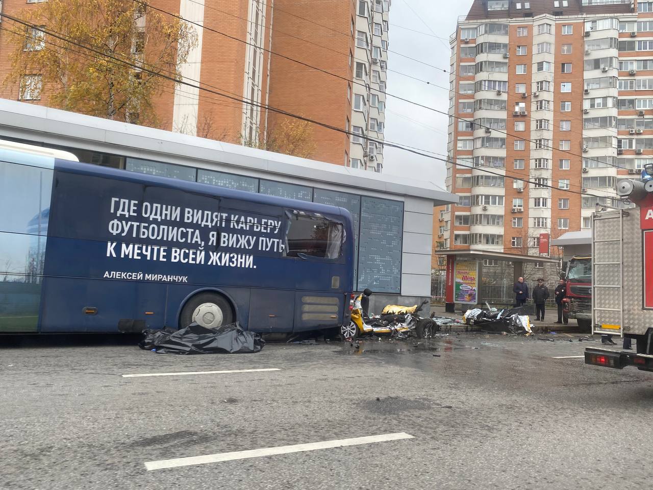 Погибшая пассажирка такси, раздавленного грузовиком, работала в крематории  - Мойка78.ру﻿ Новости СПб