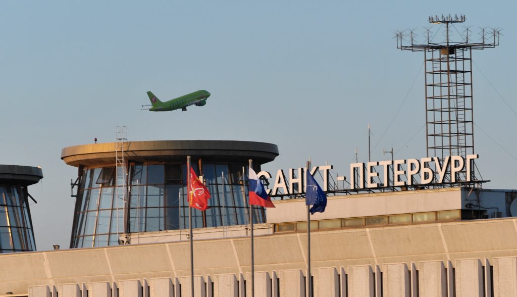 Авиакомпании могут начать при посадке в Пулково называть Петербург Ленинградом