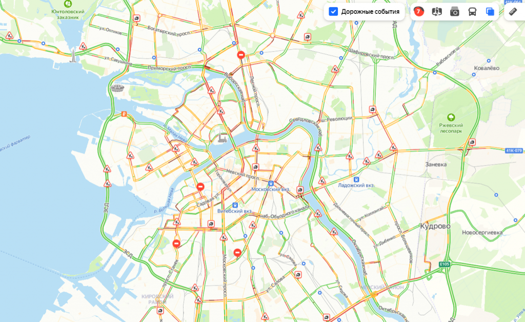 Петербург стоит в семибалльных пробках, больше всего заторов в центре