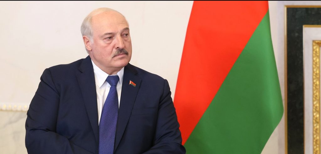 Лукашенко прибыл с рабочим визитом в Петербург