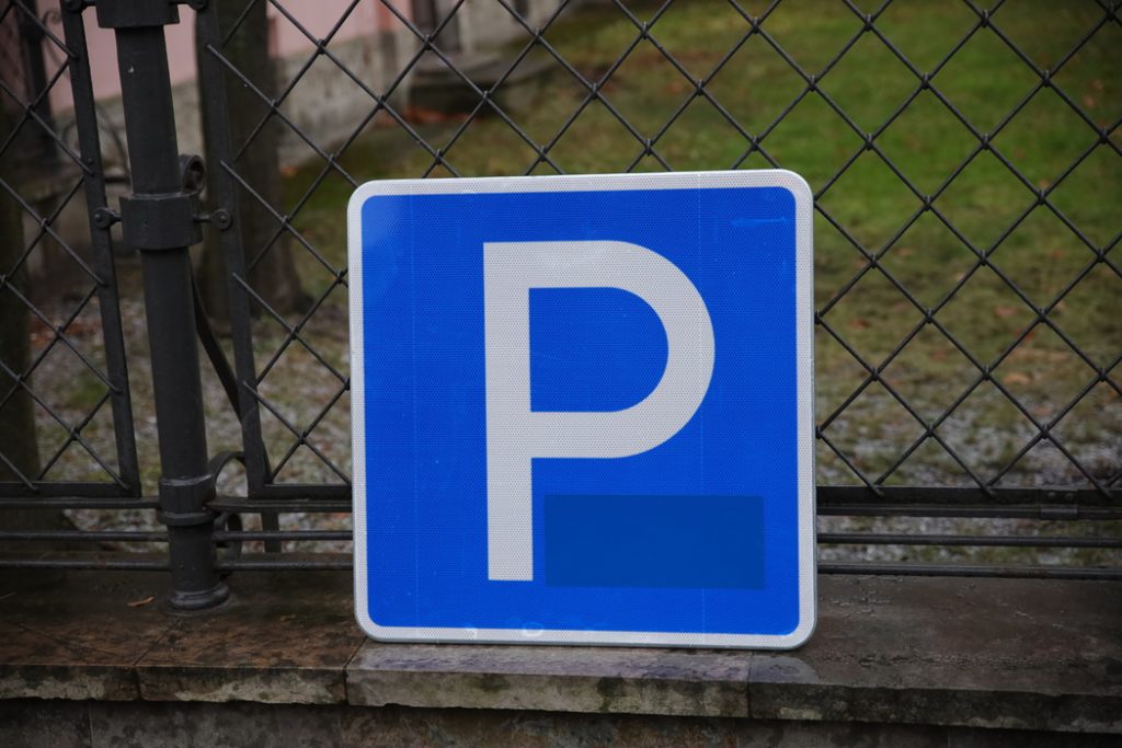 В Петербурге решили увеличить парковку для инвалидов: рассказываем, где