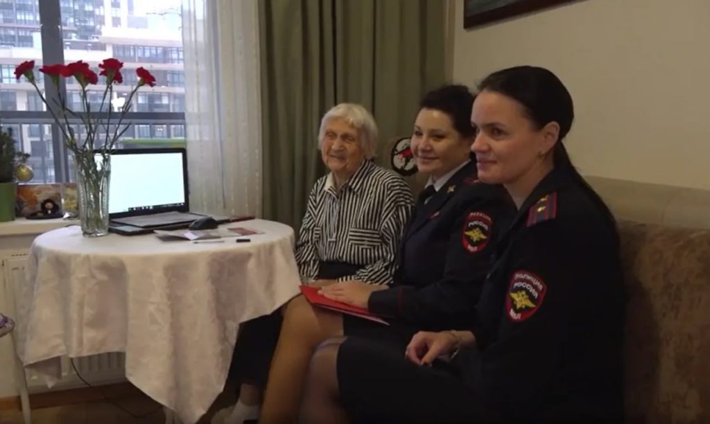 В Петербурге российский паспорт получила 92-летняя труженица тыла с Украины