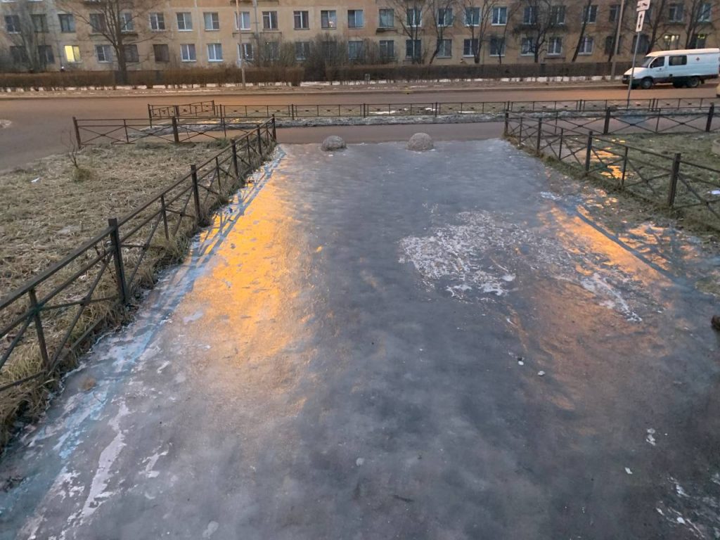 Готовьтесь к ледяным тротуарам в Петербурге 27 января