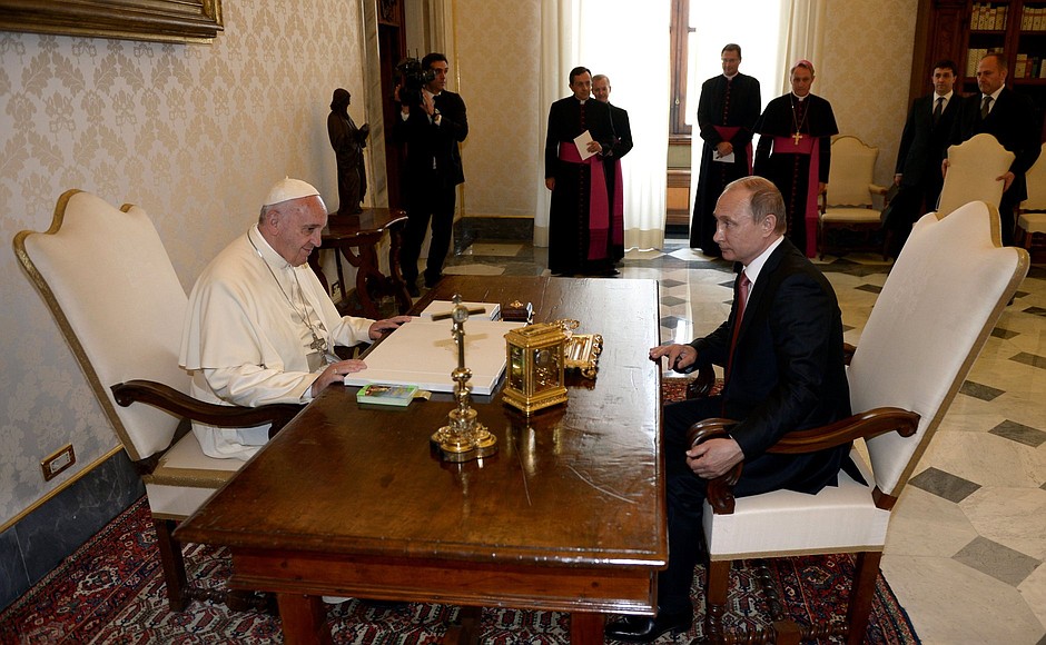 Ватикан: папа Римский хочет встретиться с патриархом Кириллом