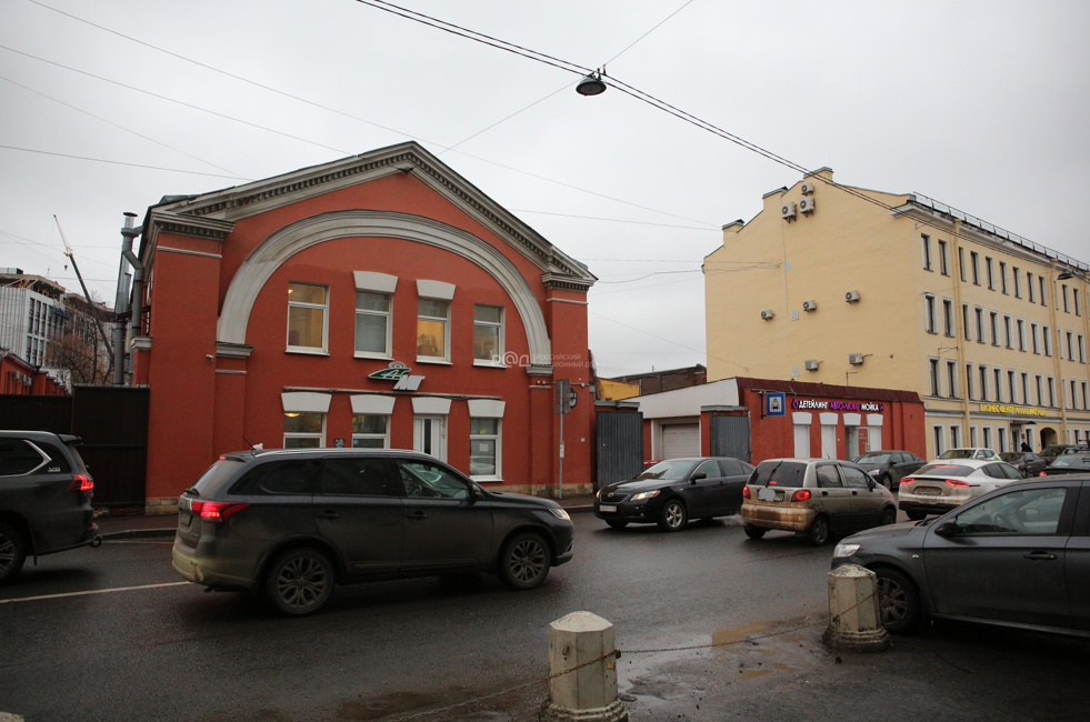 Бывшую альбомную фабрику Бехли в Петербурге выставили на торги за 230 млн рублей