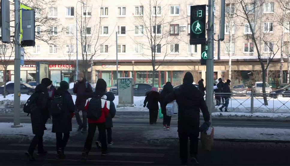 В Петербурге установили первый умный светофор с Face ID