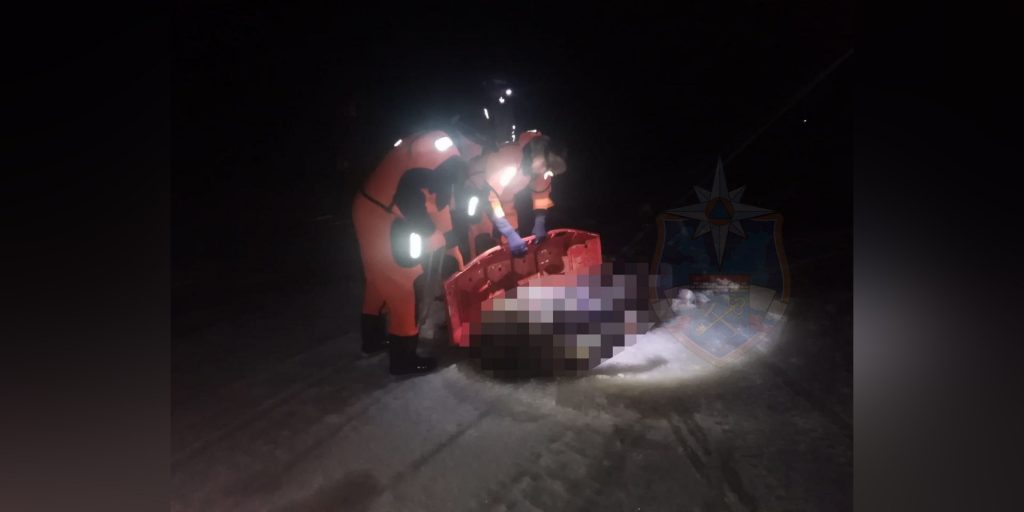На реке Свирь в Ленобласти мужчина провалился под лед, его достали уже мертвым