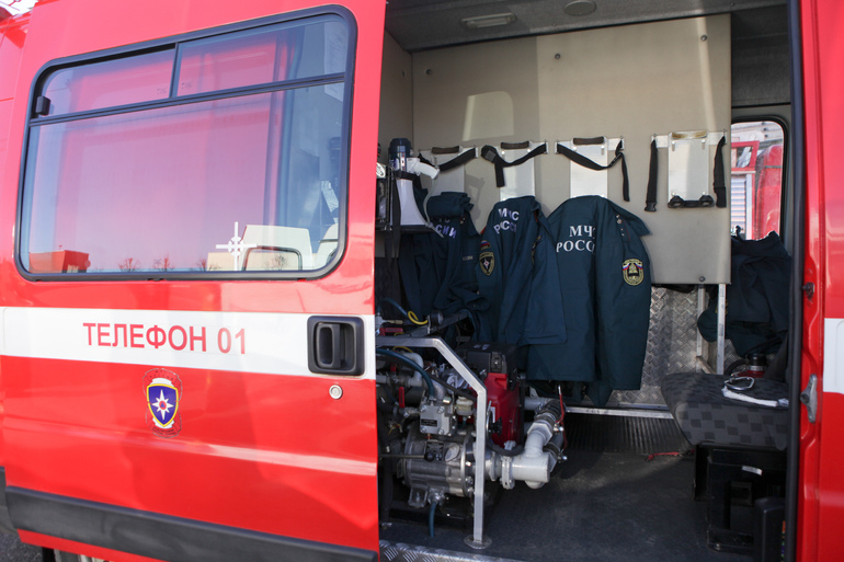 На Днепропетровской улице вспыхнул туристический автобус