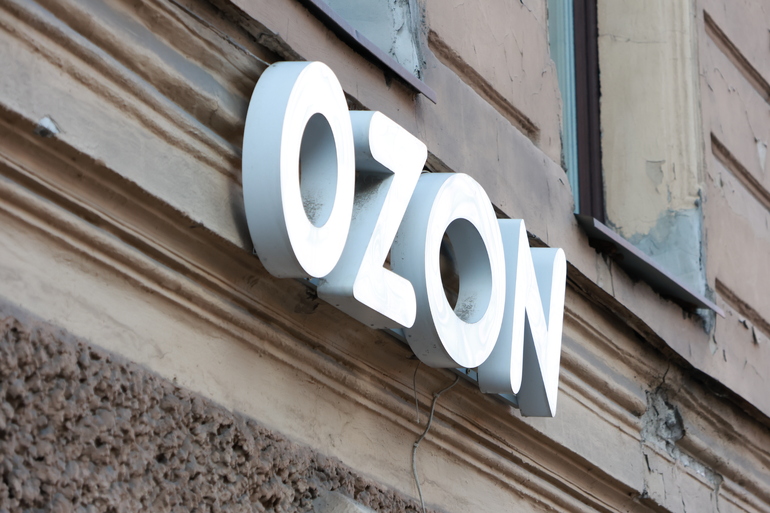 Курьер Ozon спас собаку на фоне новостей о сбое у селлеров маркетплейса